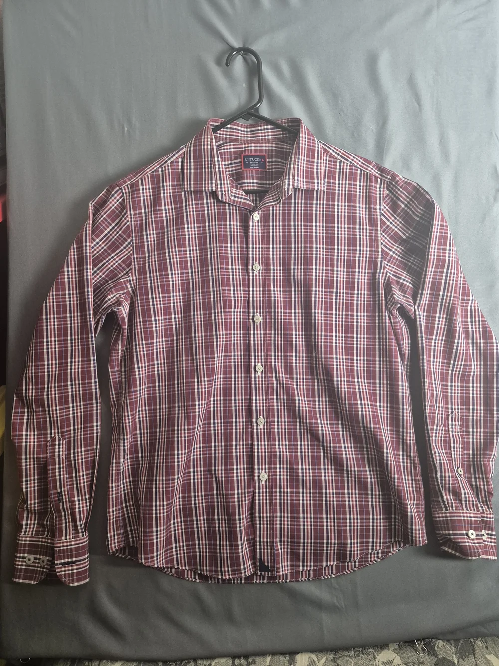 Untuckit Red Plaid Button-Down Shirt. Mens Size Med W19 L29